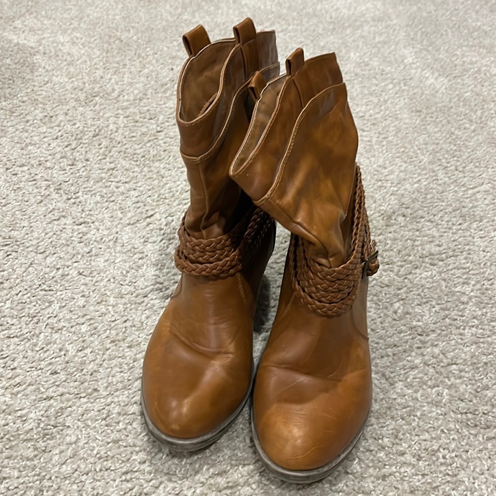 Charming Charlie brown boots size 9. Rubber-like heal. Super comfortable.